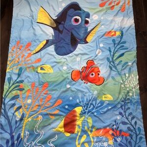 Disney Finding Nemo and Dory Comforter Sheet set Toddler size